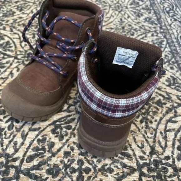 Oshkosh B’gosh lace up boots brown size 10 toddlers EUC - Picture 1 of 7
